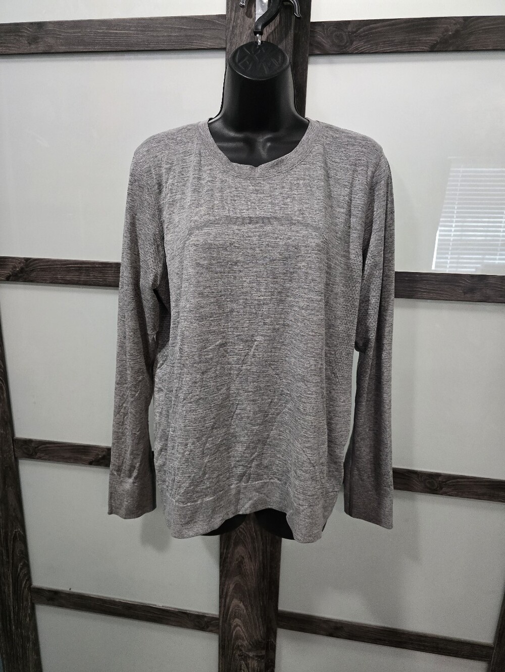 Lululemon Swiftly Hip Length Long Sleeve  Sz 12
